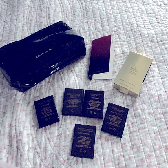 Kevin Aucoin makeup bag w/ 7 deluxe size products including mascara,lip, bronzer - Picture 4 of 5